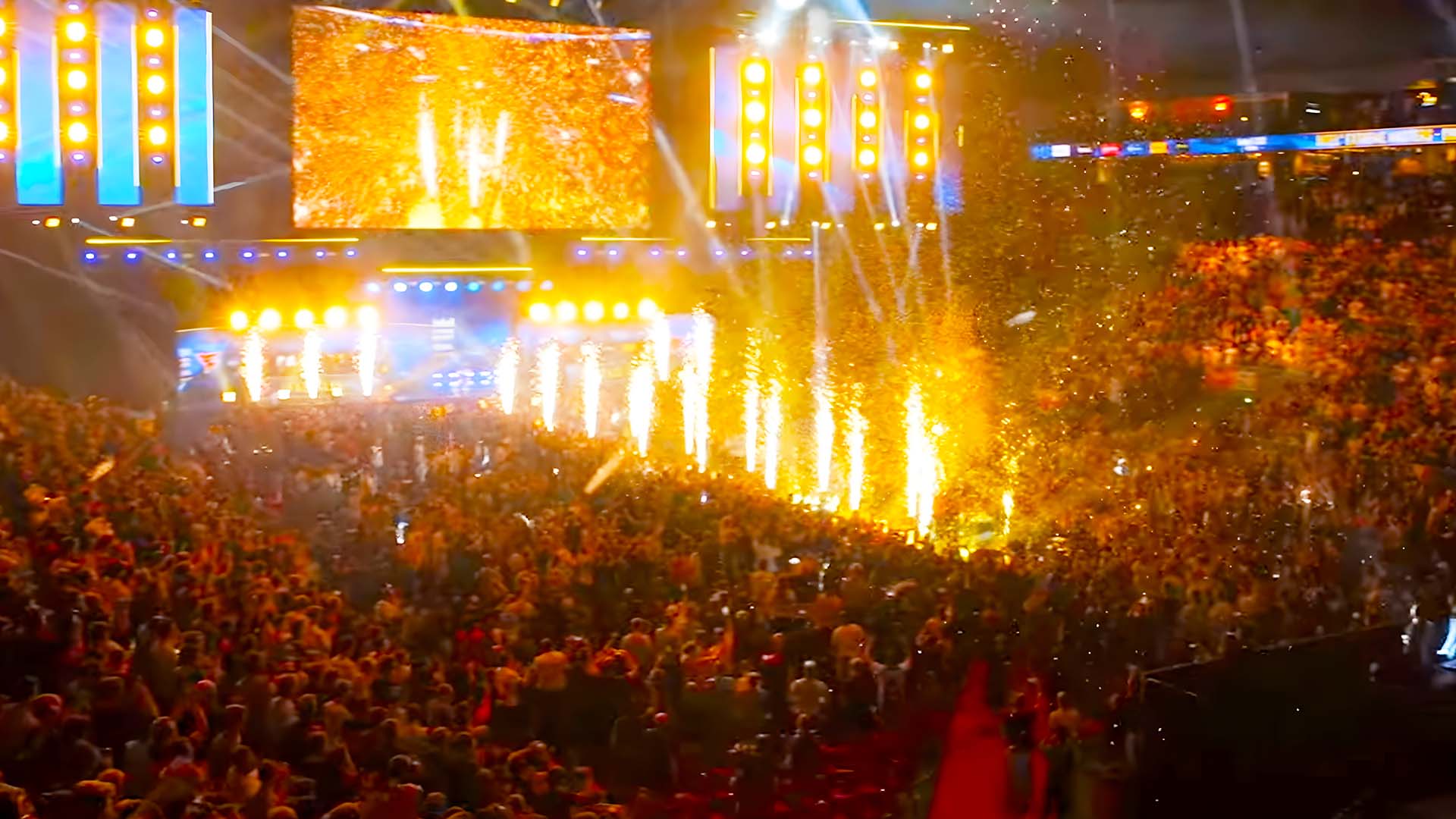 Arena full of people at the IEM COLOGNE 2022